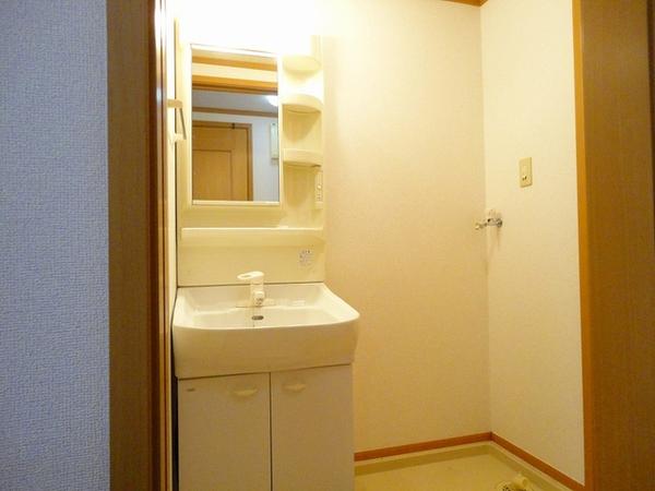 甲府市中小河原１丁目のアパート