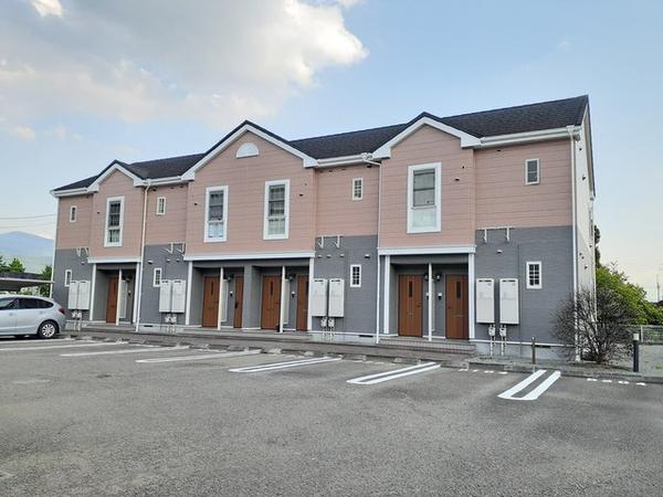 甲州市塩山小屋敷のアパート