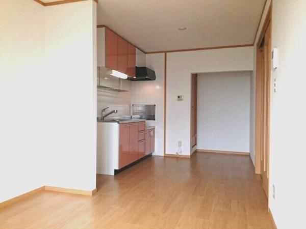 甲州市塩山小屋敷のアパート