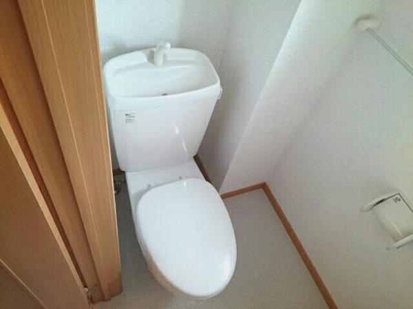 甲州市塩山小屋敷のアパート