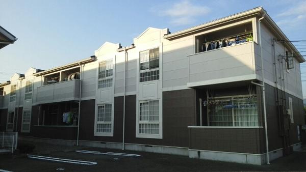 甲府市下飯田４丁目のアパート
