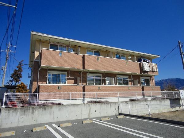 山梨市正徳寺のアパート