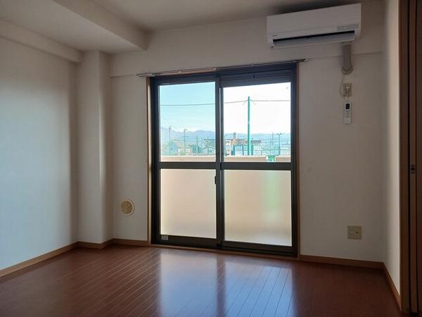 甲府市東光寺１丁目のマンション