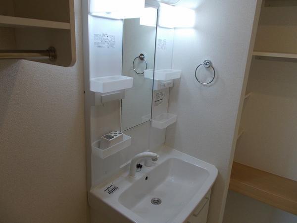 甲府市中小河原町のアパート