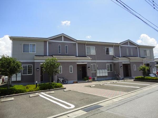 甲府市国母８丁目のアパート