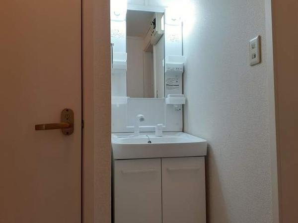 中巨摩郡昭和町紙漉阿原のアパート