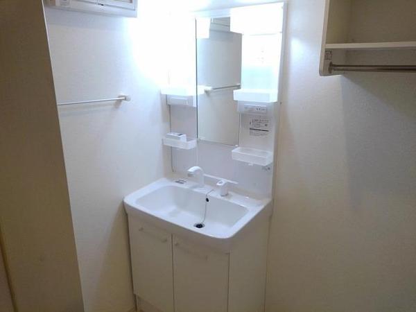 甲府市青葉町のアパート