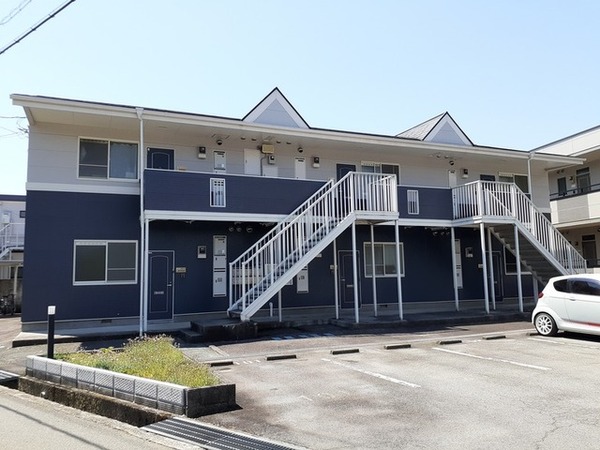 甲府市国母７丁目のアパート