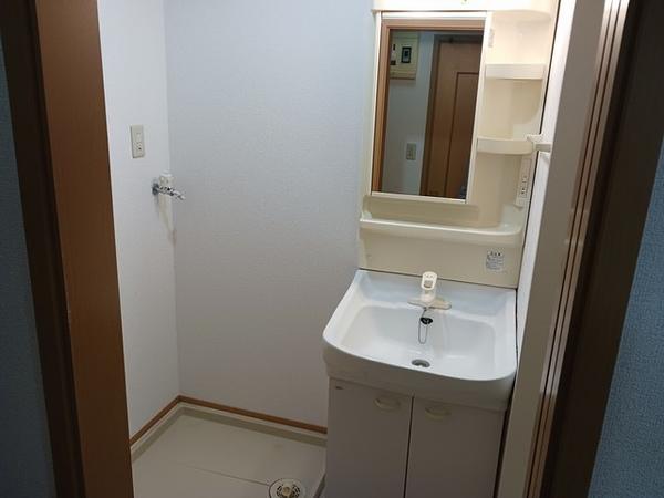 甲府市中小河原１丁目のアパート