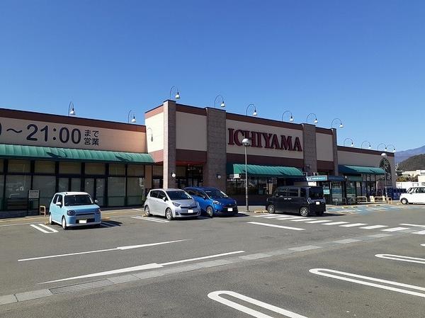 甲州市塩山下於曽のアパート
