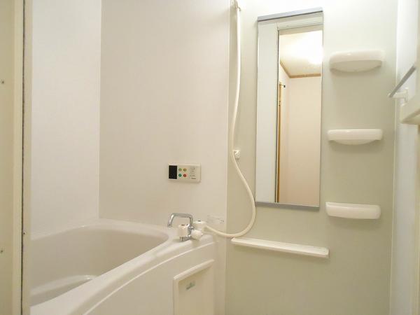 甲州市塩山小屋敷のアパート