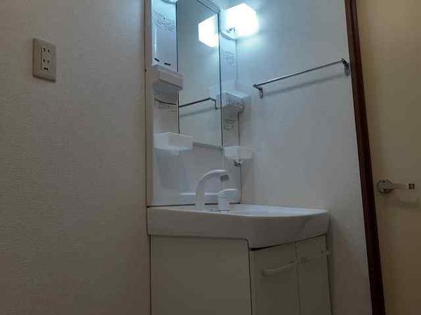 中巨摩郡昭和町西条のアパート