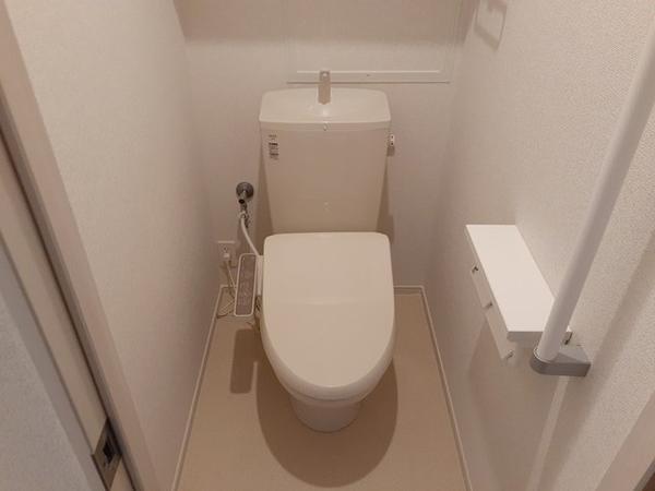 甲州市塩山下塩後のアパート