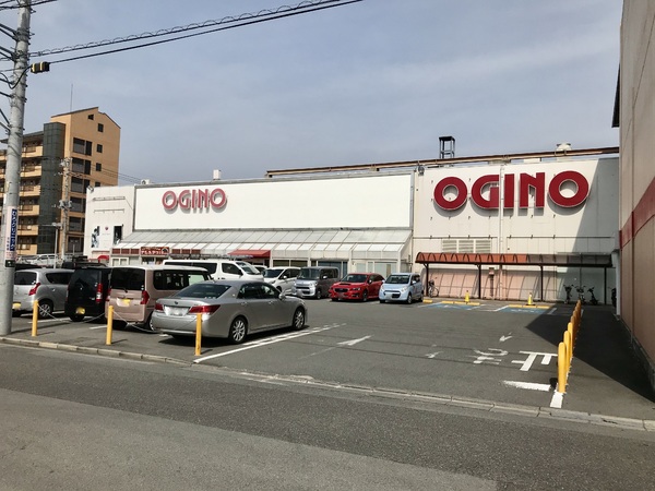 甲府市蓬沢1丁目のアパート(オギノイーストモールショッピングセンター)