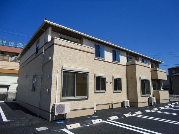 中央市布施のアパート
