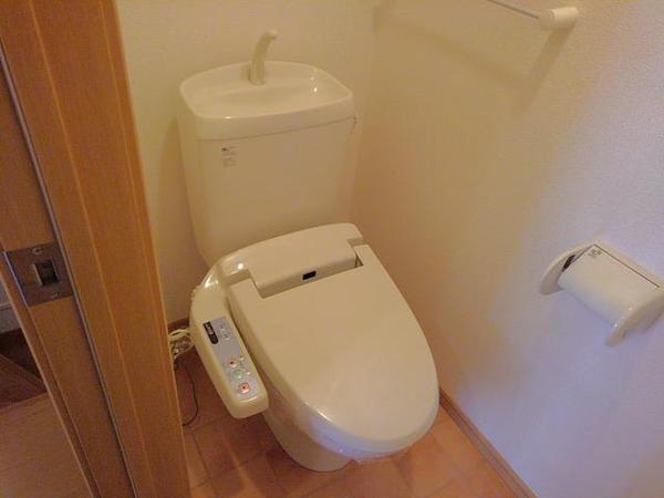 笛吹市御坂町成田のアパート