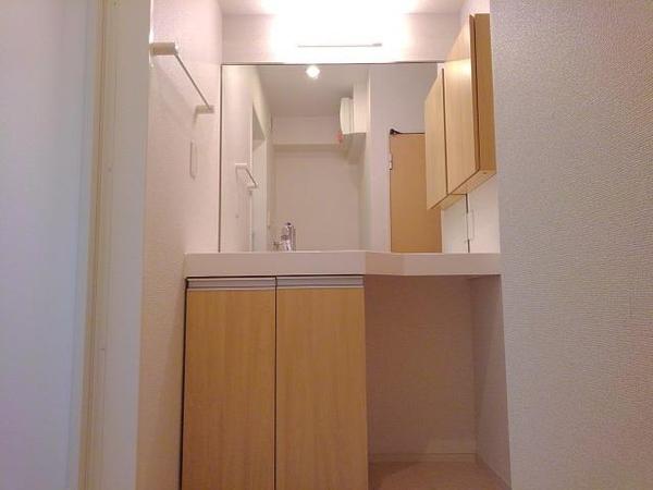 中巨摩郡昭和町清水新居のアパート