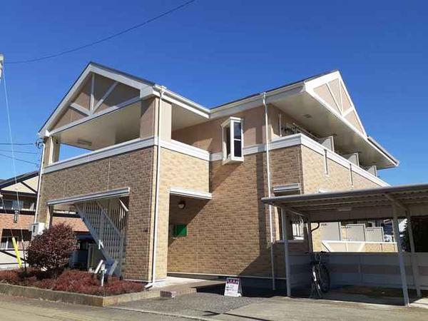 富士吉田市下吉田８丁目のアパート