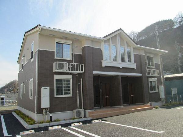 韮崎市藤井町南下條のアパート
