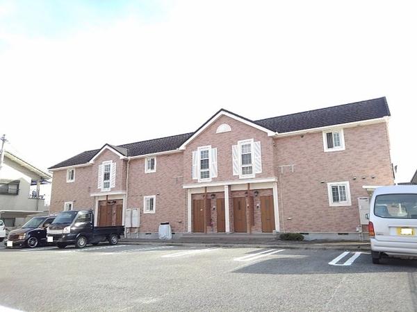 韮崎市富士見２丁目のアパート