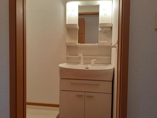 山梨市落合のアパート