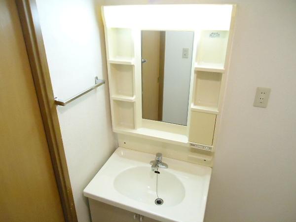 中巨摩郡昭和町西条のマンション