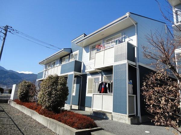 南アルプス市桃園のアパート