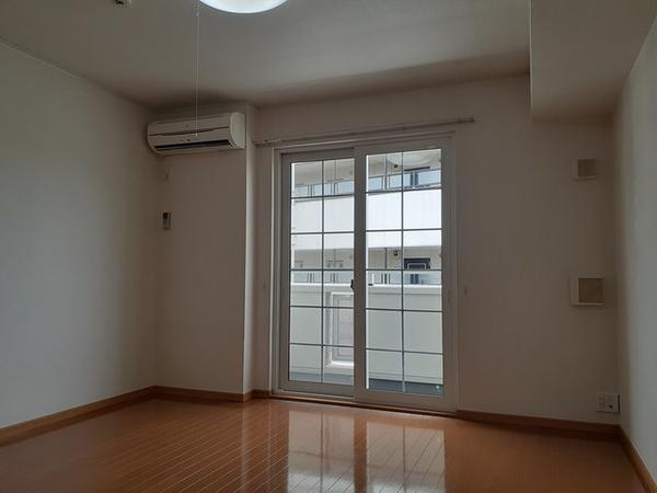 甲府市里吉１丁目のアパート