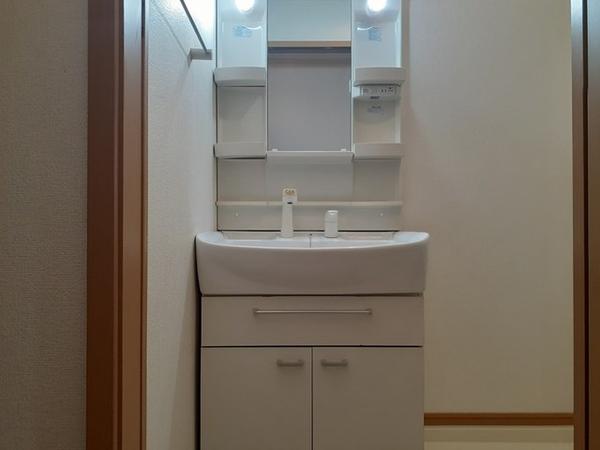 甲府市里吉１丁目のアパート