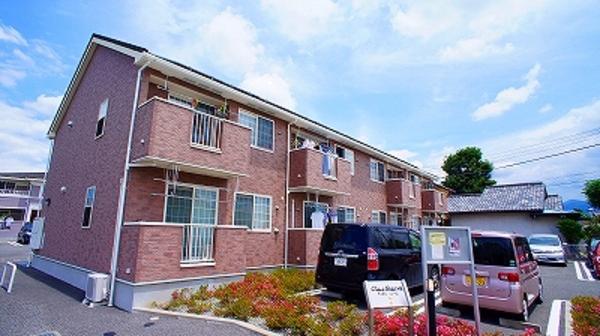笛吹市春日居町国府のアパート