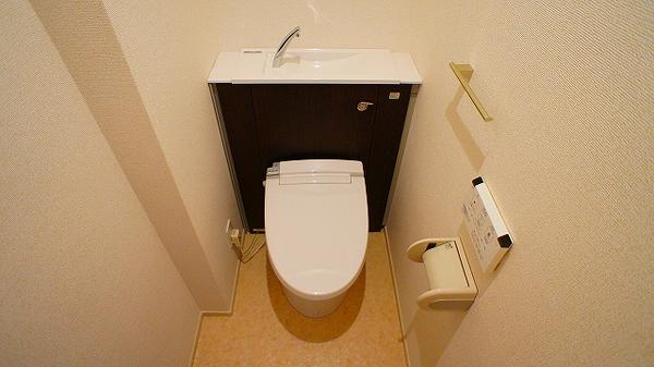 甲州市塩山下塩後のマンション