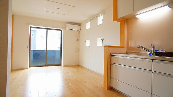甲州市塩山下塩後のマンション