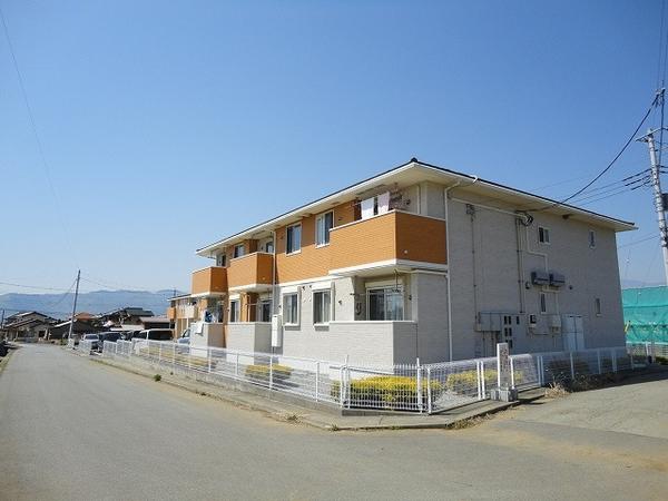 笛吹市一宮町中尾のアパート