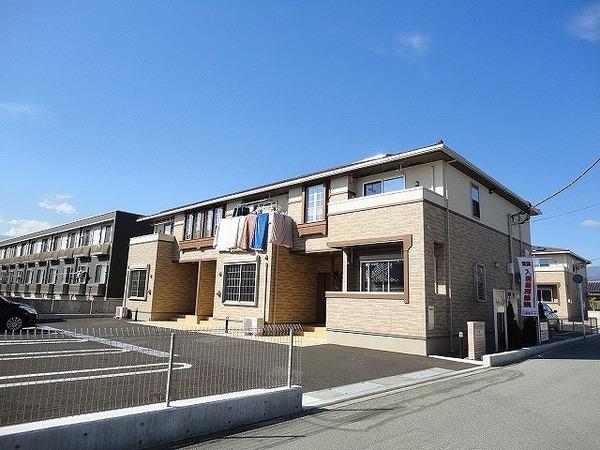 甲府市中村町のアパート