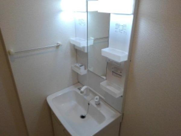 甲府市中村町のアパート