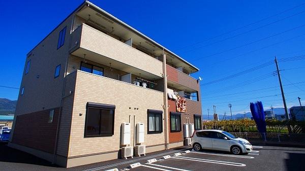 甲府市蓬沢１丁目のアパート