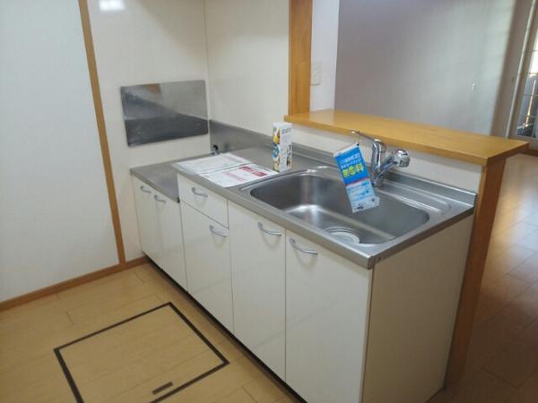 笛吹市春日居町国府のアパート