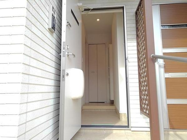 中央市中楯のアパート