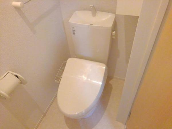 中央市中楯のアパート