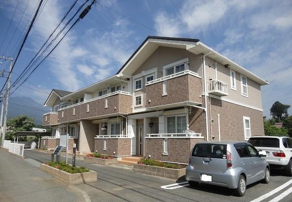 韮崎市藤井町坂井のアパート