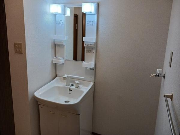 甲府市古府中町のアパート