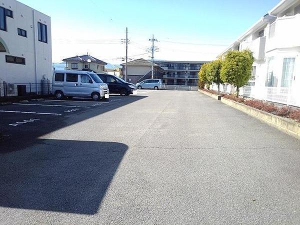 甲府市堀之内町のアパート