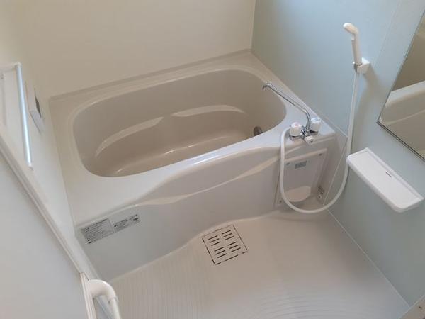 甲府市里吉３丁目のアパート