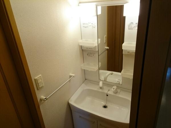 甲府市東下条町のアパート
