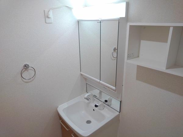 甲府市青沼２丁目のアパート