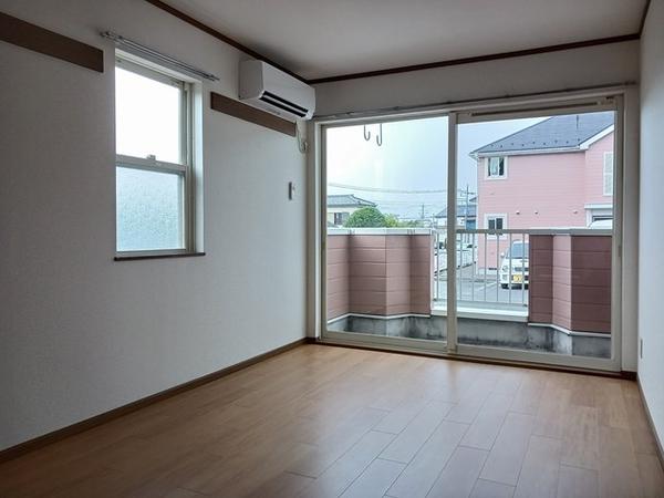 山梨市小原東のアパート
