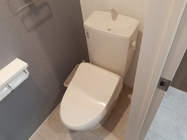 中央市西花輪のアパート