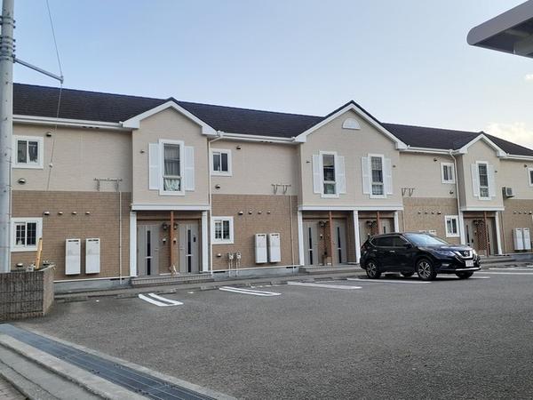 甲州市塩山小屋敷のアパート