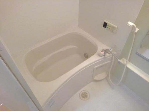 甲州市塩山小屋敷のアパート