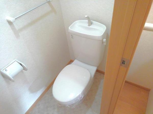 甲州市塩山小屋敷のアパート